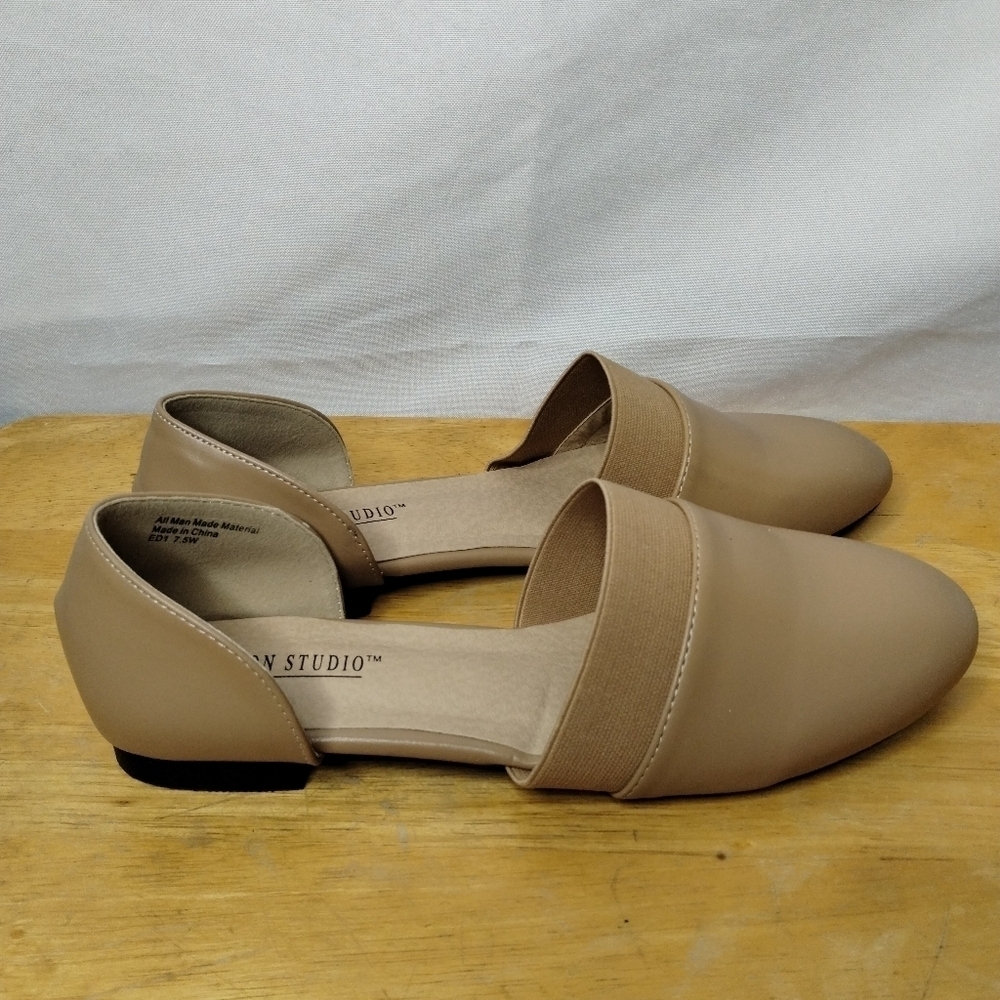 NWOT Salon Studio women's size 7.5w flats shoes